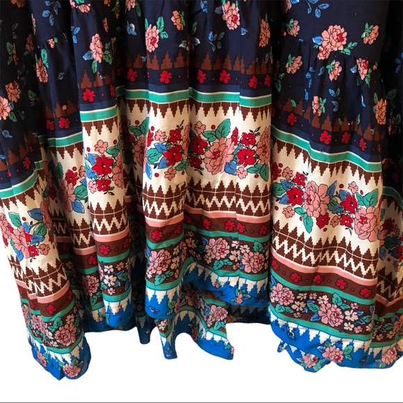 Pretty dress worn once - Picture 3 of 6